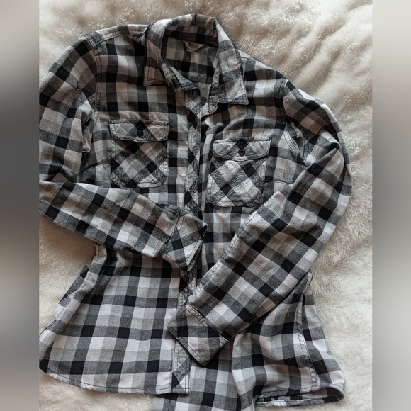 Duluth Trading Co Tops - Duluth Trading Co Black and White Checkered Shirt